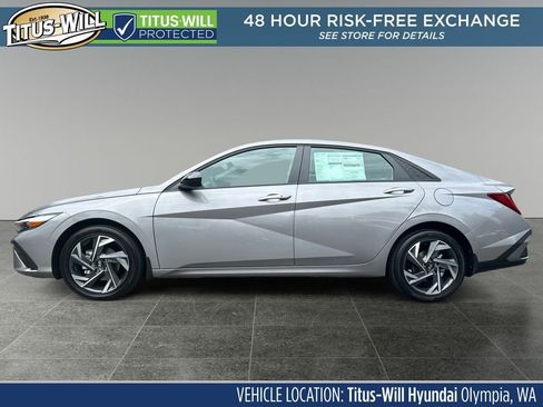 New 2025 Hyundai Elantra SEL image 4
