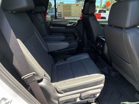 Used 2024 Chevrolet Tahoe Z71 w/ Luxury Package AWD/4WD image 19
