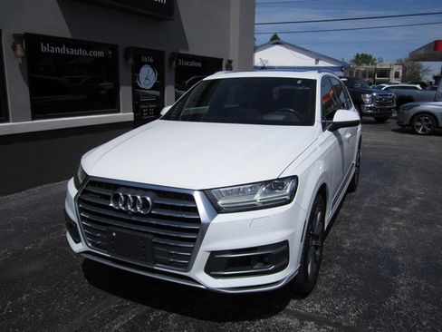 Used 2017 Audi Q7 3.0T Prestige image 2