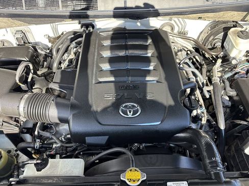 Used 2014 Toyota Tundra Limited image 33