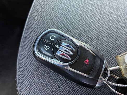 Used 2025 Buick Encore GX Preferred FWD image 21