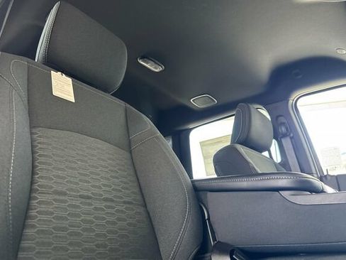 New 2026 RAM 2500 Big Horn AWD/4WD image 13