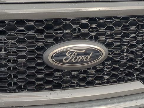 Used 2018 Ford F150 XLT w/ Equipment Group 302A Luxury image 16