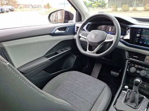 Certified 2024 Volkswagen Taos SE w/ Panoramic Sunroof Package image 14