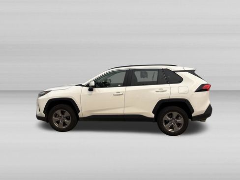 Used 2025 Toyota RAV4 XLE AWD/4WD image 8