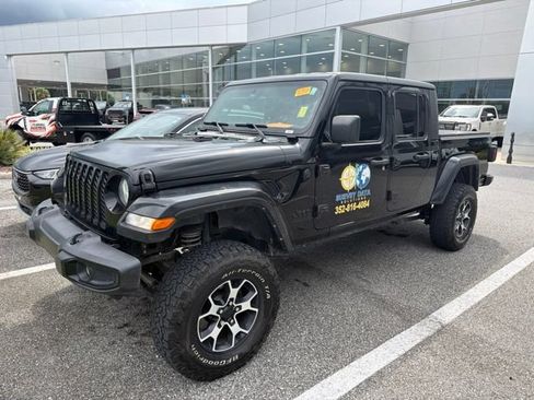 Used 2022 Jeep Gladiator Sport AWD/4WD image 1