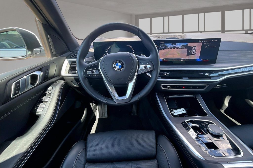 Used 2024 BMW X5 xDrive40i w/ Parking Assistance Package AWD/4WD image 5
