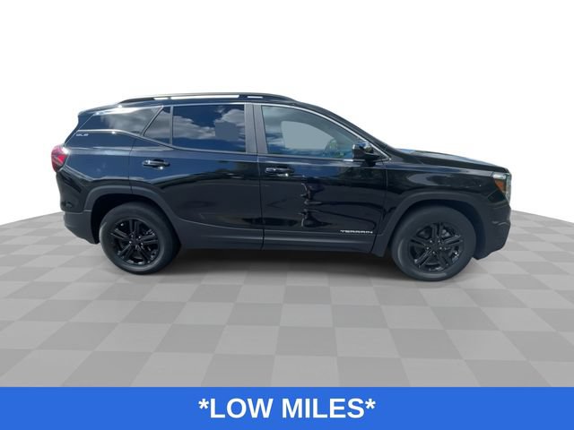 Used 2023 GMC Terrain SLE w/ Driver Convenience Package FWD image 10