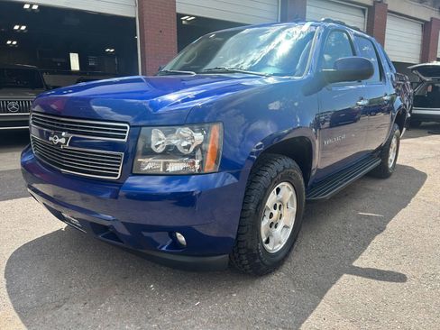 Used 2013 Chevrolet Avalanche LT image 1
