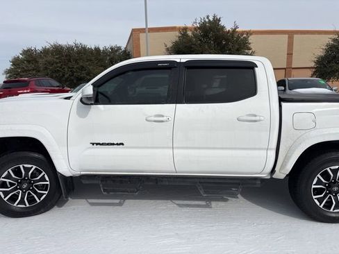 Used 2022 Toyota Tacoma TRD Sport image 5