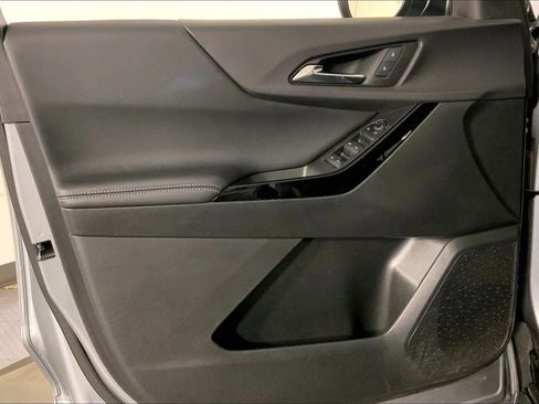 Used 2025 Chevrolet Equinox LT image 24