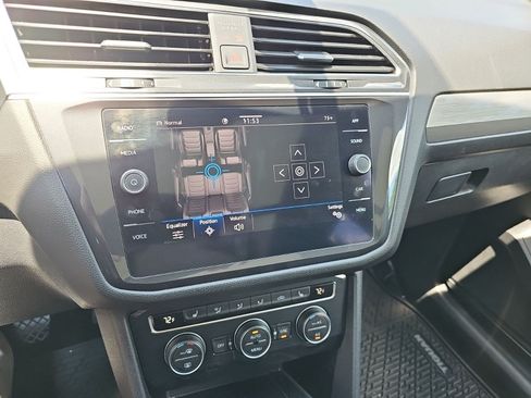Used 2021 Volkswagen Tiguan SE w/ Panoramic Sunroof Package AWD/4WD image 20