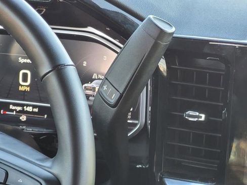 Used 2024 GMC Sierra 2500 SLT w/ SLT Premium Package image 23