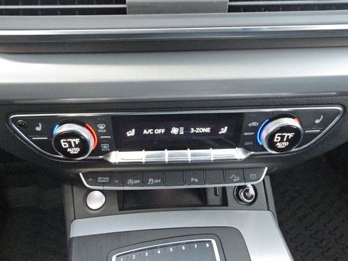 Used 2020 Audi Q5 2.0T Titanium Premium Plus image 44