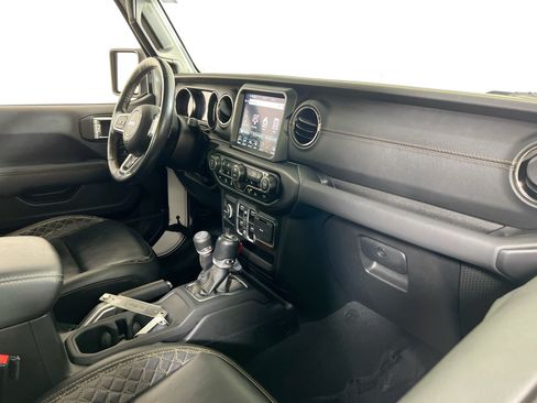 Used 2021 Jeep Wrangler Unlimited Sahara AWD/4WD image 28