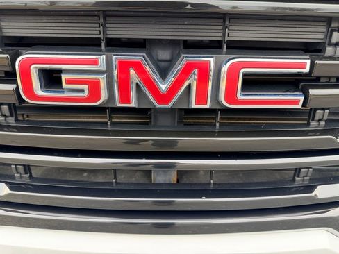 Used 2021 GMC Acadia AT4 image 9