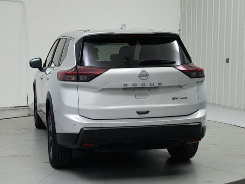 Used 2024 Nissan Rogue SV AWD/4WD image 6