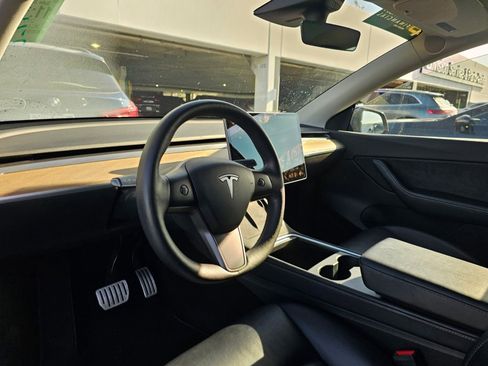 Used 2022 Tesla Model Y Performance image 4