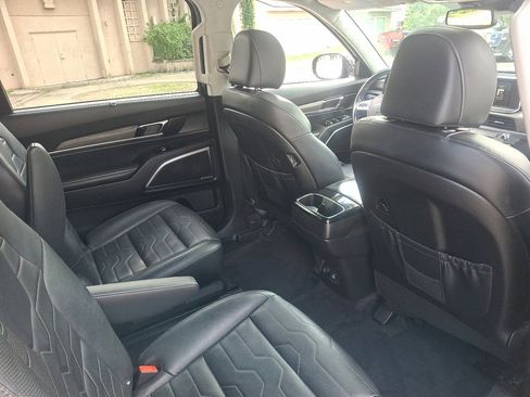 Used 2022 Kia Telluride SX w/ SX Prestige Package image 14