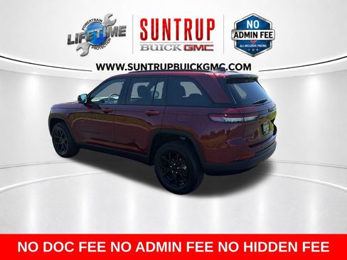 Used 2025 Jeep Grand Cherokee Altitude AWD/4WD image 4