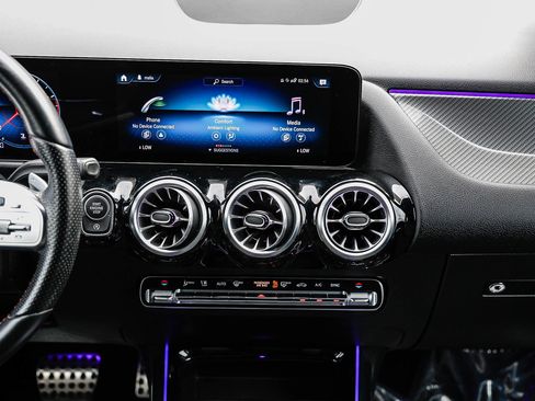 Certified 2022 Mercedes-Benz GLA 250 4MATIC image 11