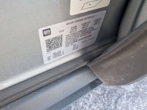 Certified 2023 GMC Acadia SLT w/ Technology Package image 32