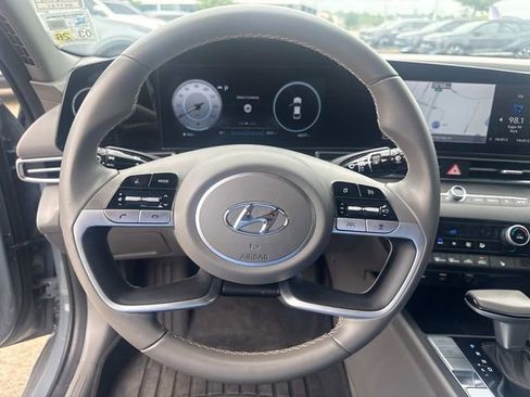 Used 2023 Hyundai Elantra SEL w/ Convenience Package FWD image 27