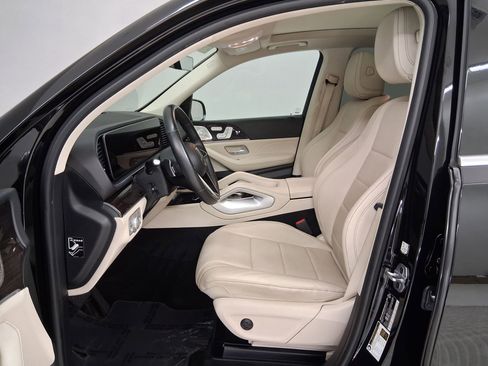 Used 2024 Mercedes-Benz GLE 450e 4MATIC image 3