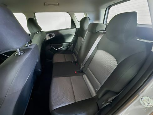 Used 2025 Kia Soul LX w/ LX Technology Package FWD image 26