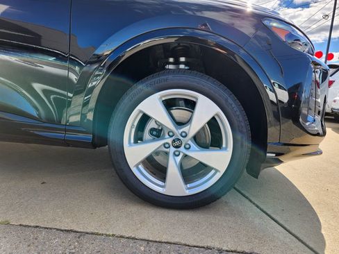 New 2025 Audi Q5 Premium Plus image 23