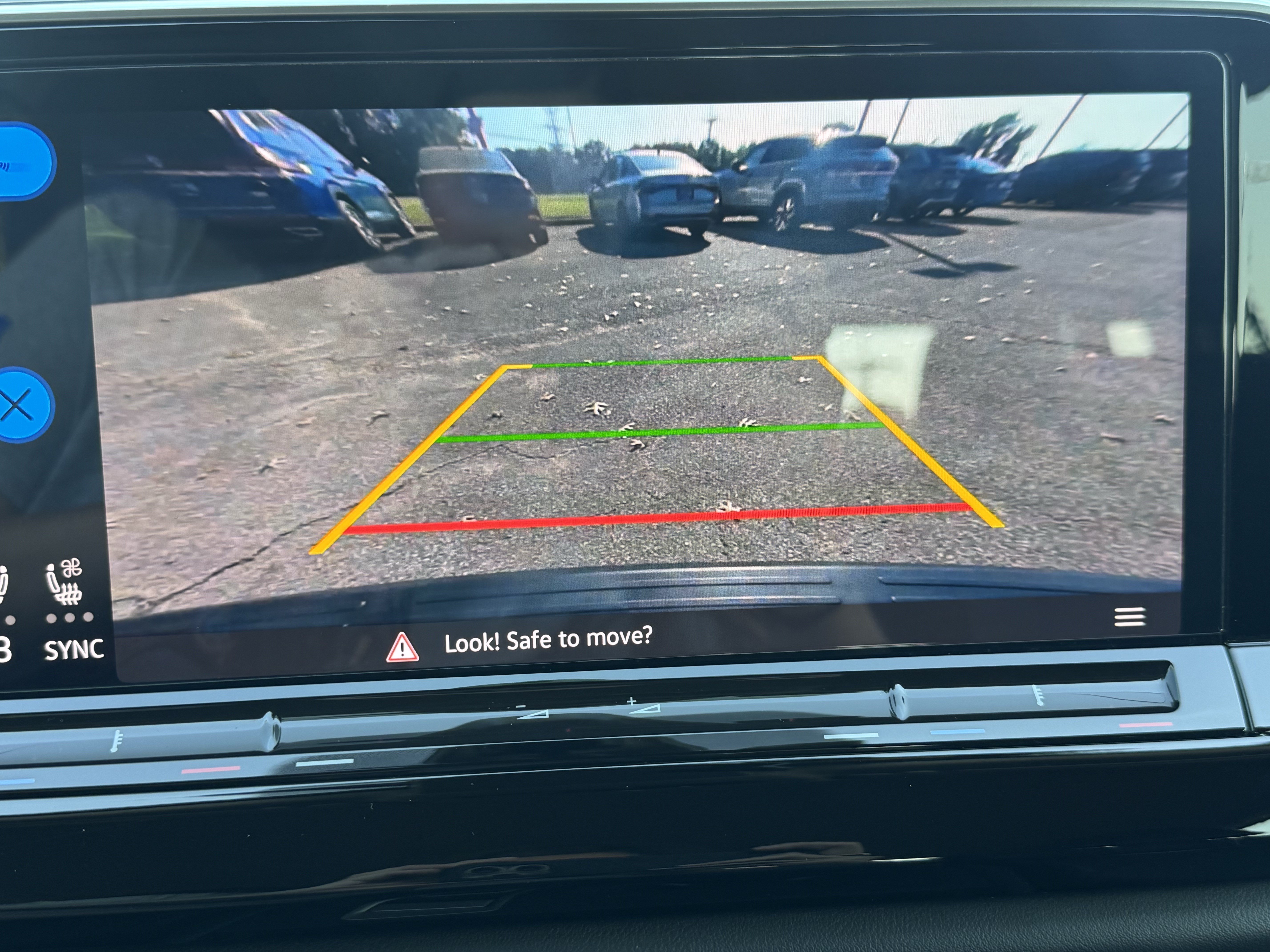 Certified 2024 Volkswagen Atlas SE FWD image 12