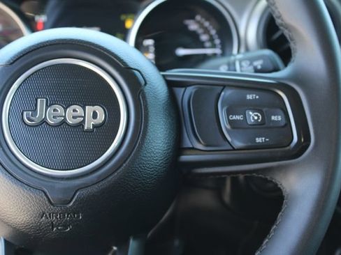 Used 2023 Jeep Wrangler Unlimited AWD/4WD image 19