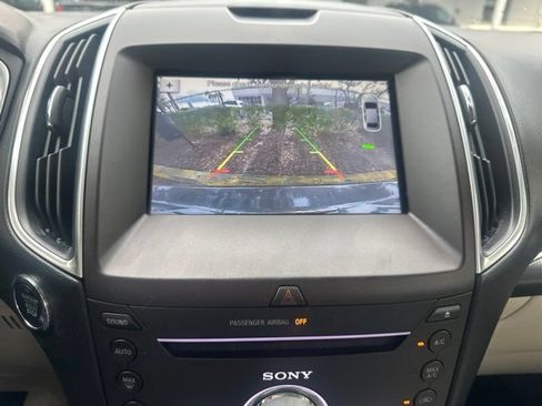 Used 2017 Ford Edge Titanium w/ Technology Package AWD/4WD image 19