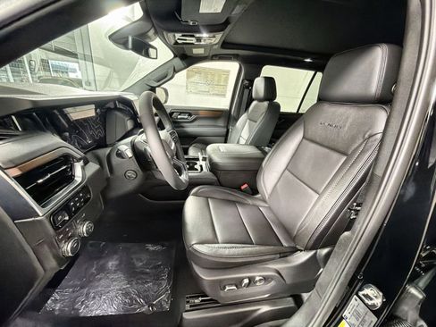 New 2026 GMC Yukon Denali w/ Sun & Power Step Package image 13