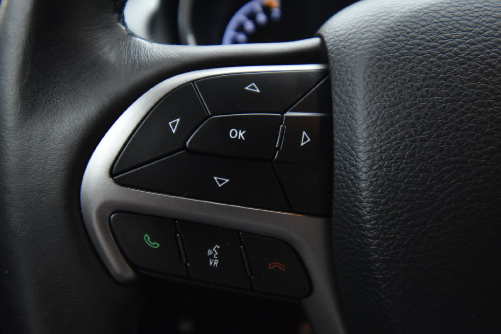 Used 2019 Jeep Grand Cherokee Laredo AWD/4WD image 30