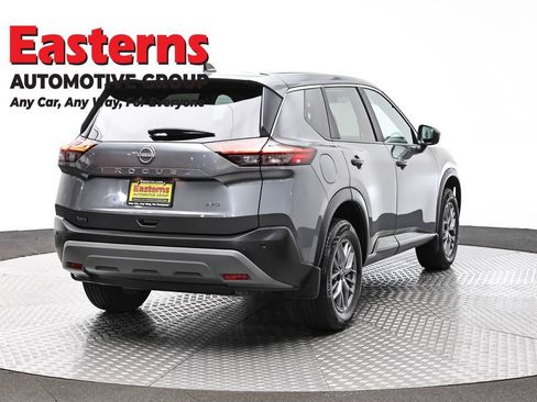 Used 2023 Nissan Rogue S AWD/4WD image 5