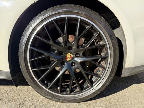 Used 2018 Porsche Panamera 4S image 24