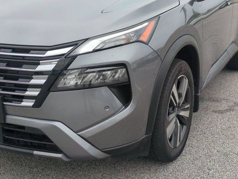 Certified 2025 Nissan Rogue SL w/ SL Premium Package FWD image 10