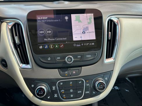 Used 2024 Chevrolet Malibu LT image 18