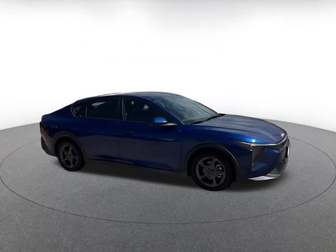 Used 2025 Kia K4 FWD image 2