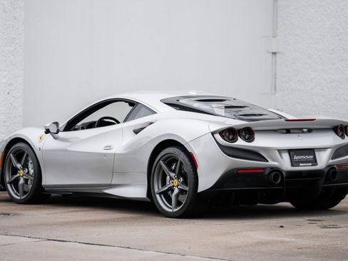 Used 2022 Ferrari F8 Tributo image 9