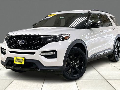 Certified 2023 Ford Explorer ST-Line image 2