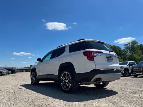 Used 2023 GMC Acadia SLT w/ Preferred Package FWD image 6