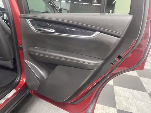 Used 2020 Cadillac XT6 Premium Luxury image 19