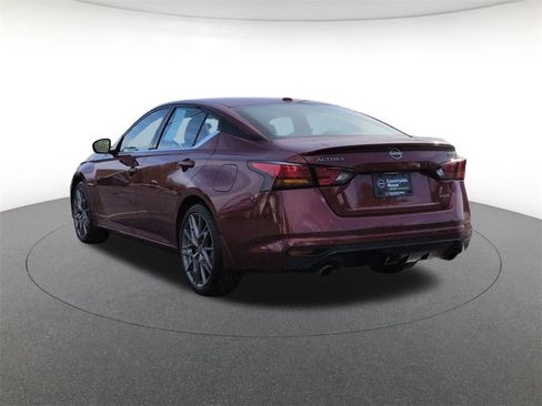 Used 2024 Nissan Altima 2.0 SR image 7