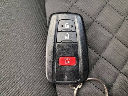 Used 2020 Toyota C-HR XLE FWD image 32