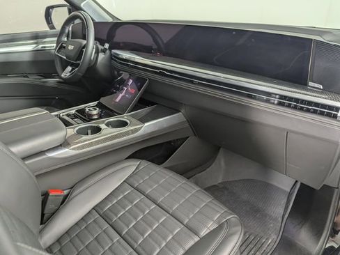 Used 2025 Cadillac Escalade V w/ LPO, ONYX Package AWD/4WD image 24