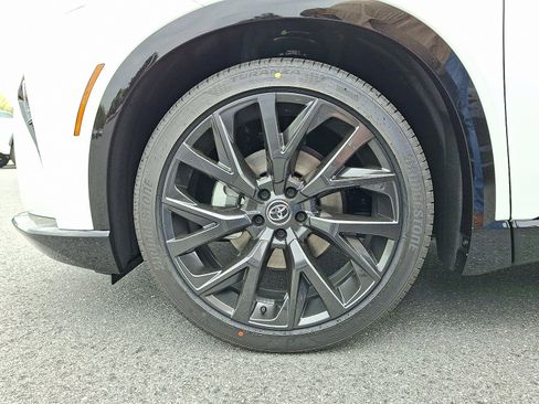 New 2026 Toyota Crown Signia AWD/4WD image 4