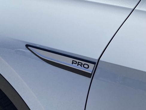 Used 2023 Volkswagen ID.4 Pro RWD image 14