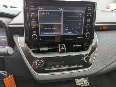 Used 2021 Toyota Corolla LE image 22